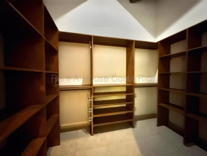 Casa Exclusiva en Venta en Francosta, Heredia | 5 Hab • Estilo Colonial de Lujo H.A.26-1652 - Imagen 10