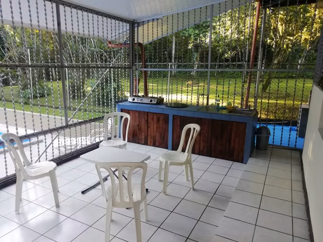 CASA CON AMPLIO TERRENO EN JIMENEZ, POCOCI, LIMON