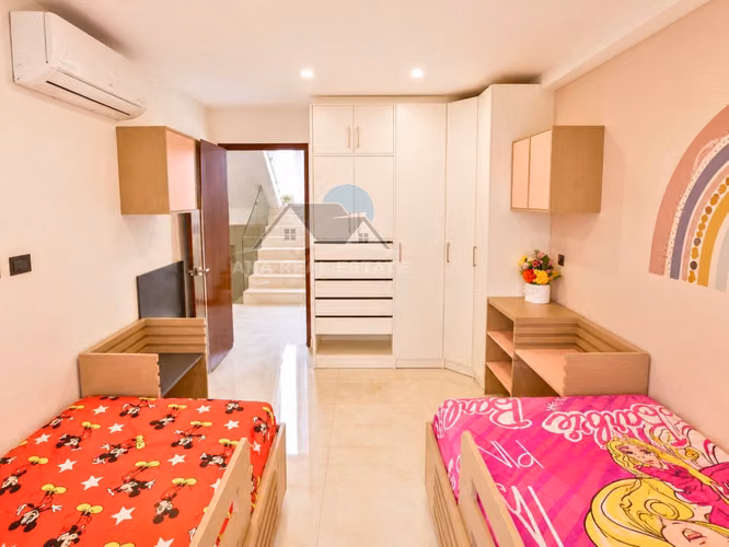 Residencia de lujo con piscina privada en exclusivo condominio de Santa Ana - Imagen 18