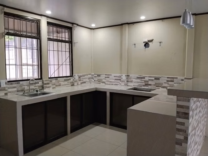Casa en aguas zarcas de tres habitaciones