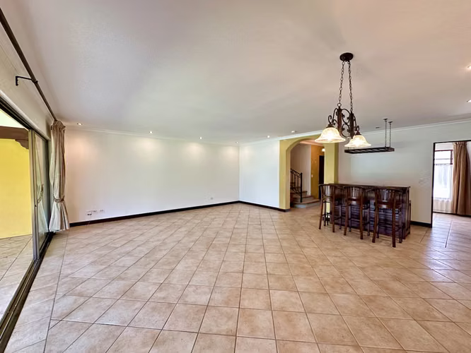 ALQUILER DE CASA EN CONDOMINIO CON AMPLIO JARDIN, SANTA ANA - Imagen 14