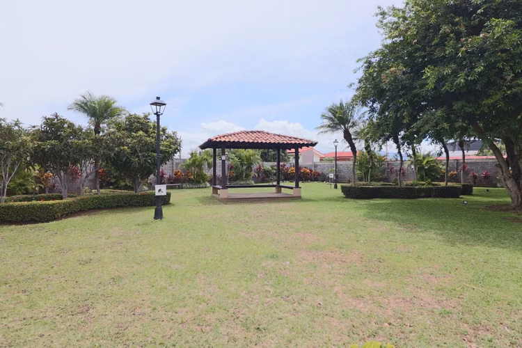 UNA CASA MUY “ESPECIAL” EN HEREDIA, COSTA RICA-RM