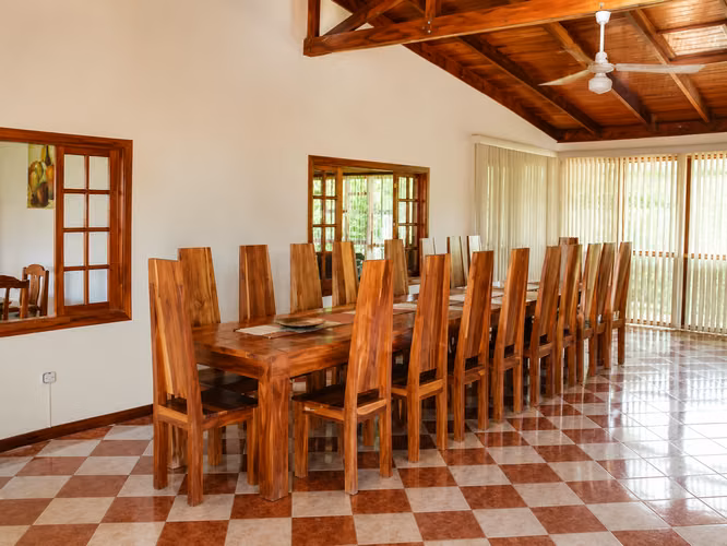 Se vende, Exclusiva Casa de Campo en Condominio La Mallorquina, Esparza