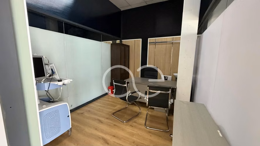 AE ARQUITECTURA | ALQUILER OFICENTRO MEDICO ROHRMOSER AE 1283