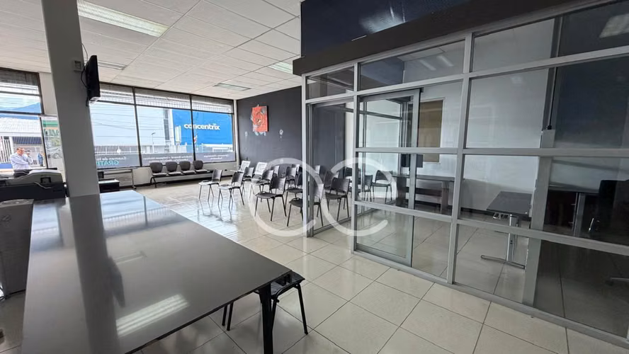 AE ARQUITECTURA | ALQUILER OFICENTRO MEDICO ROHRMOSER AE 1283