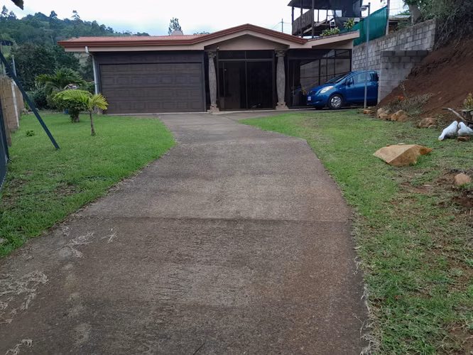 Venta de Casa Piedades Norte / San Ramon / Alajuela