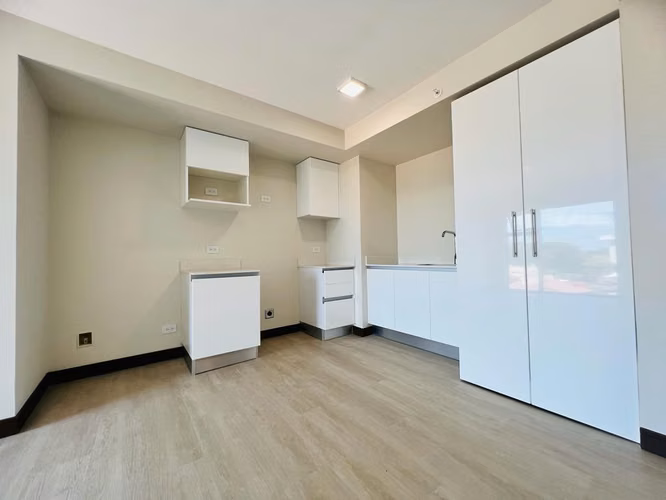 Apartamento en Alquiler La Uruca Azenza 2 Hab 2 Baños / Balcón / 1 Paqueo