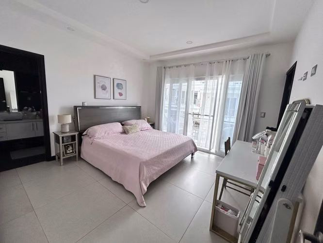 Casa en Santa Ana con Vista Panorámica y Alta Rentabilidad