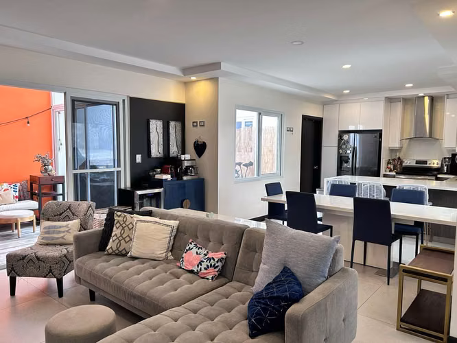 Casa en Santa Ana con Vista Panorámica y Alta Rentabilidad