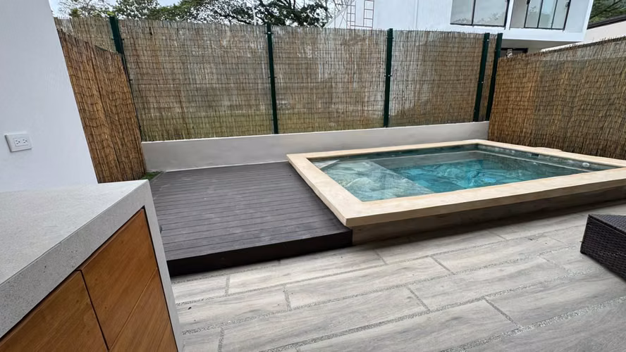 Casa Nueva Amueblada con piscina en Condominio Sol de Praia, Jacó, Puntarenas
