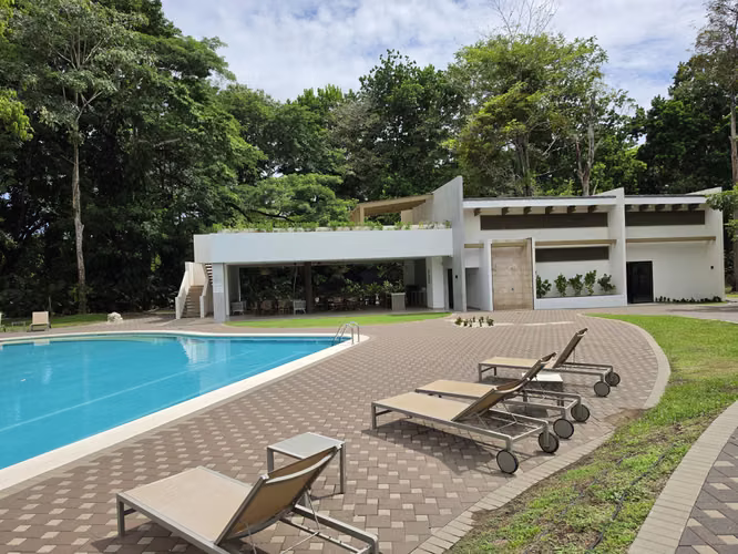 Casa Nueva Amueblada con piscina en Condominio Sol de Praia, Jacó, Puntarenas