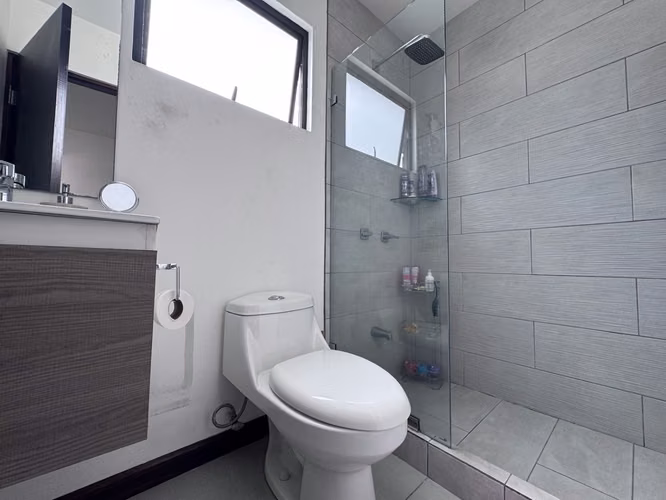 Venta de Amplia Casa en Condominio Terralta