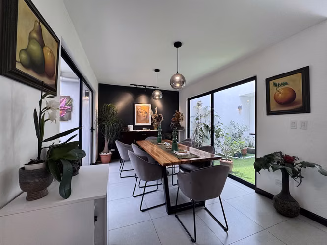 Venta de Amplia Casa en Condominio Terralta