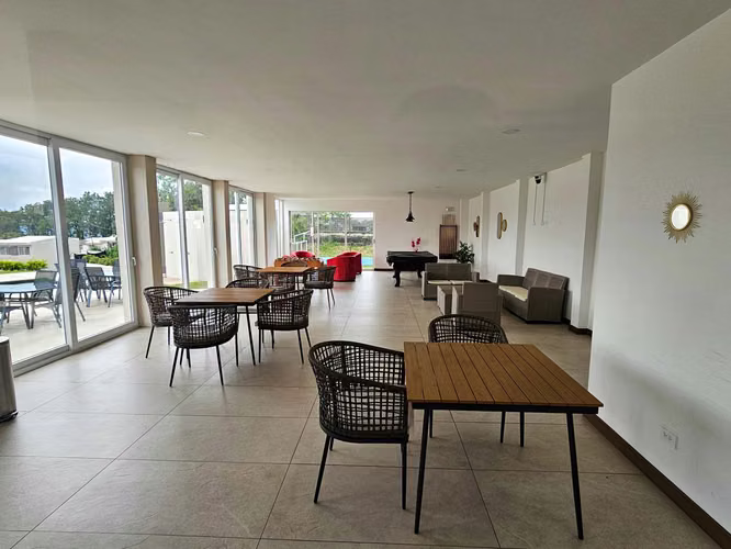 Venta de casa de 2 niveles en la Ribera