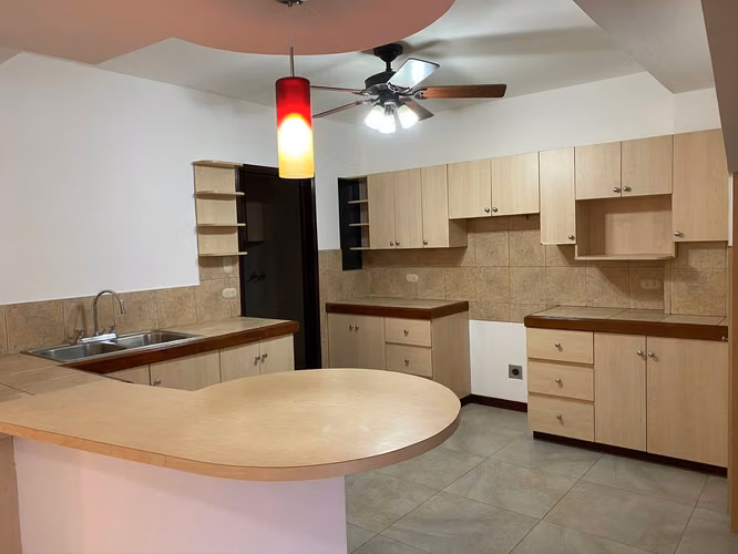 Venta de casa en Condominio Exclusivo de una sola planta - Imagen 2