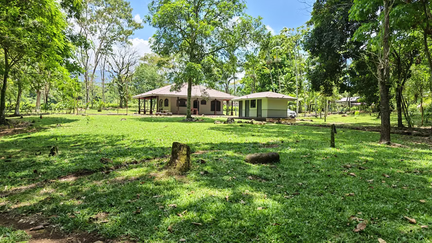 Se vende quinta o terreno con casa