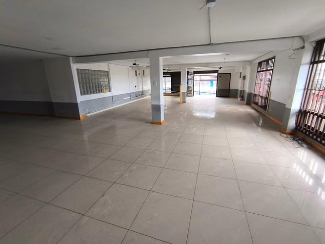 Se alquila o se vende amplio local comercial en San José Centro - Imagen 6
