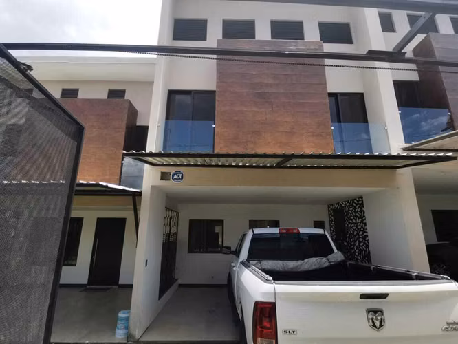Venta de Casa nueva en San Vicente de Moravia