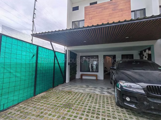 Venta de Casa nueva en San Vicente de Moravia