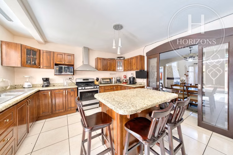Casa en Venta en Residencial Bosques de Catalán en Granadilla NJA1388DM