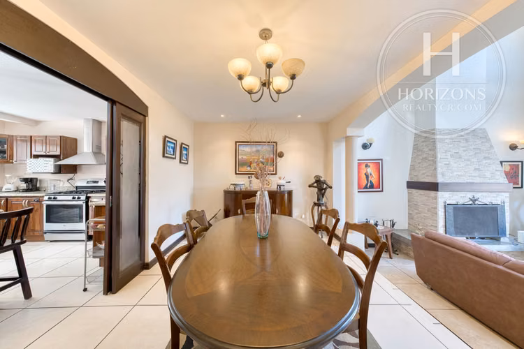 Casa en Venta en Residencial Bosques de Catalán en Granadilla NJA1388DM