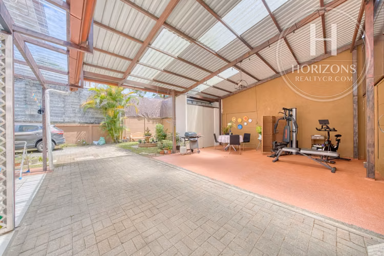 Casa en Venta en Residencial Bosques de Catalán en Granadilla NJA1388DM
