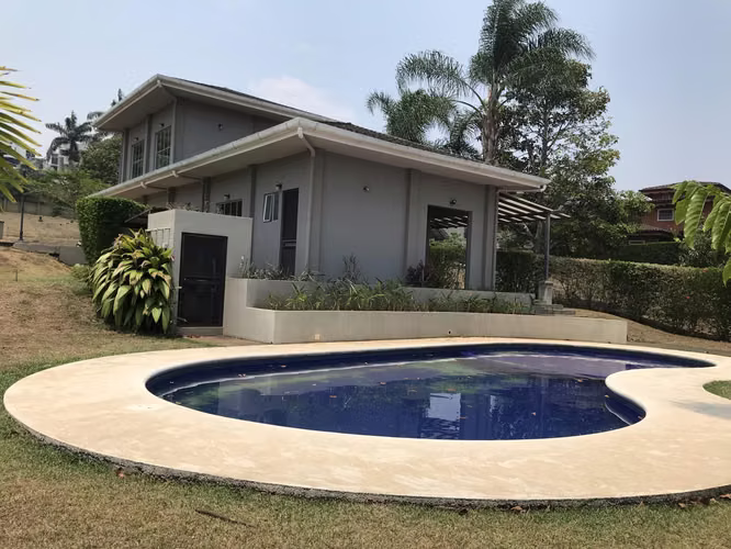 Casa de Lujo En Alquiler La Union Cartago