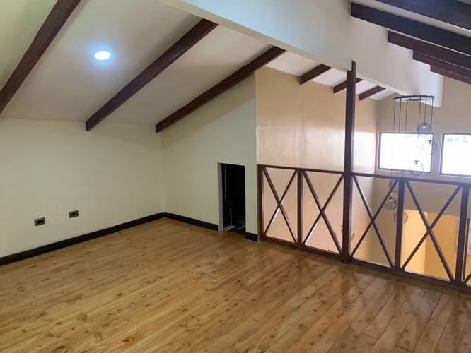 Venta de Casa de Lujo en San Rafael de Heredia