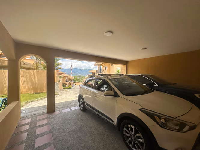 Casa Remodelada en Balcones de la Ribera | 4 Hab | 3.5 Baños | Lote Amplio | $365.000 - Imagen 15
