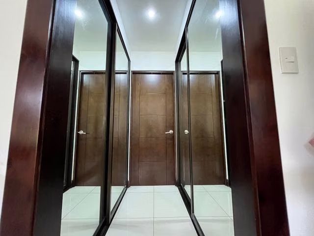 Oferta! Montesol, amueblado, hermoso-fino-como nuevo, 1 hab, A/C, 1.5 baños, terraza, patio. - Imagen 14