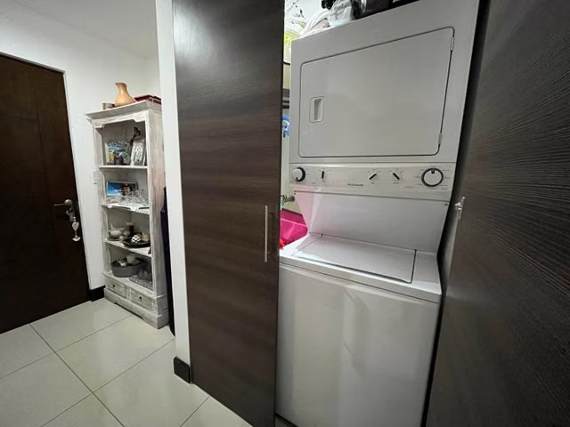 Oferta! Montesol, amueblado, hermoso-fino-como nuevo, 1 hab, A/C, 1.5 baños, terraza, patio. - Imagen 15