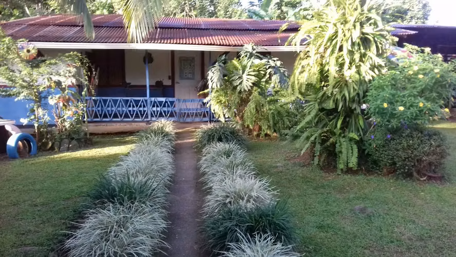 FINCA CON 3 CASAS EN LA ARGENTINA, POCORA, LIMON. SE VENDE