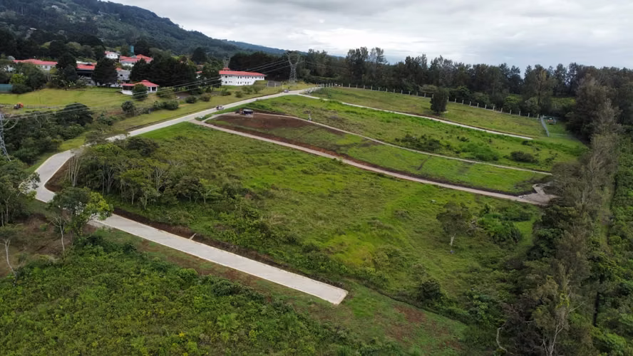 Lote en residencial privado Santa Barbara