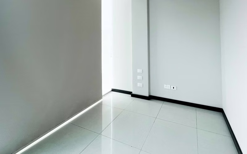 Alquiler Oficina de 106 m² en Santa Ana con acceso a Ruta 27