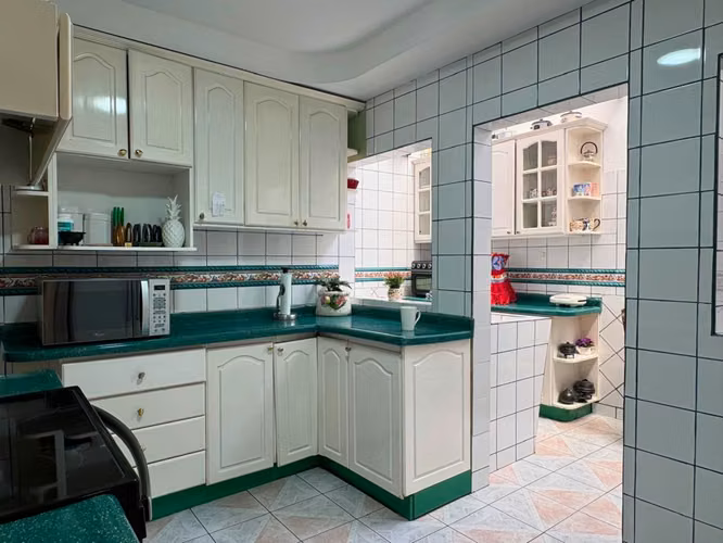 Casa Familiar en La Uruca | 5 Habitaciones  y 5 Baños Completos