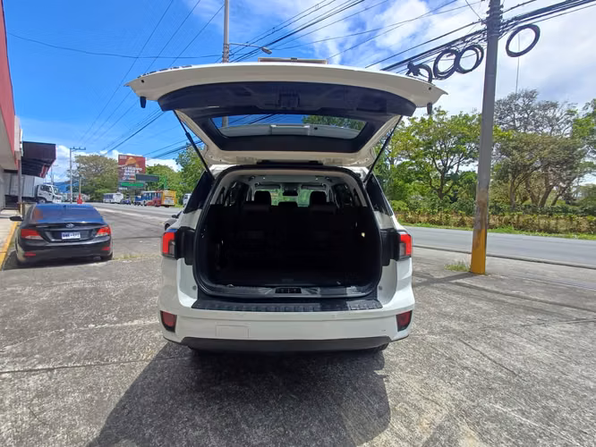 Ford Everest Trend, Full Extras , Mod 2023 ,Turbo Diesel - Imagen 5
