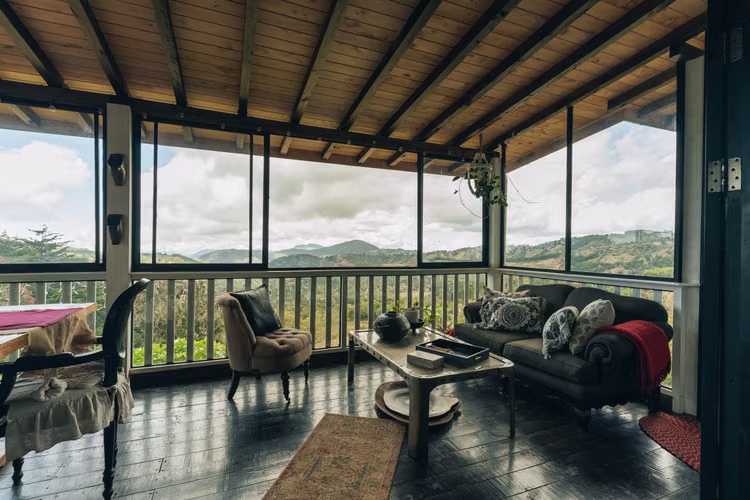 Dos cabañas + 7.001 m² de terreno en Jardín de Dota - Imagen 11