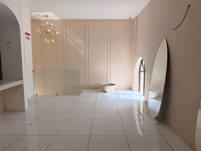 Alquiler de local en Guachipelin Escazu/ ideal para el sector belleza - Imagen 11