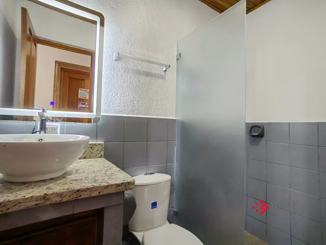 Casa de una planta con uso mixto, Santa Barbara de Heredia. - Imagen 9