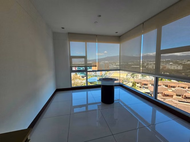 Apartamento de Lujo en Venta – Condominio Central Park, Escazú - Imagen 3
