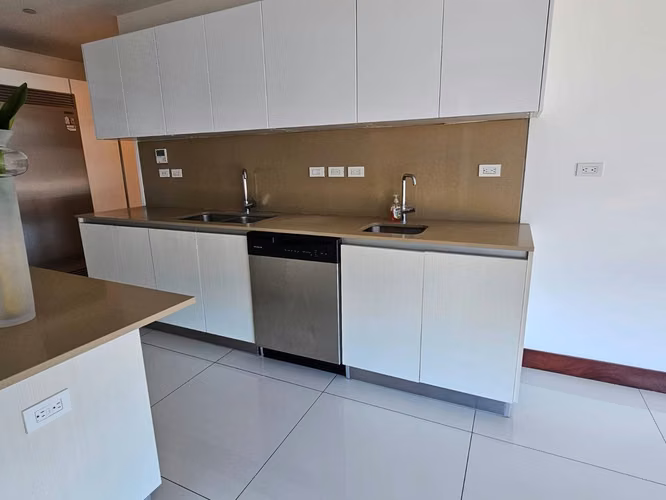 Apartamento de Lujo en Venta – Condominio Central Park, Escazú - Imagen 5