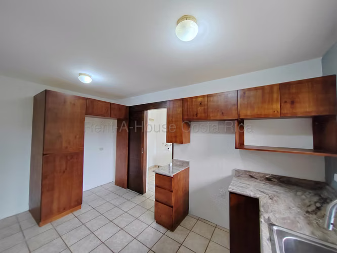Más que una casa, el hogar de su familia en Santa Ana