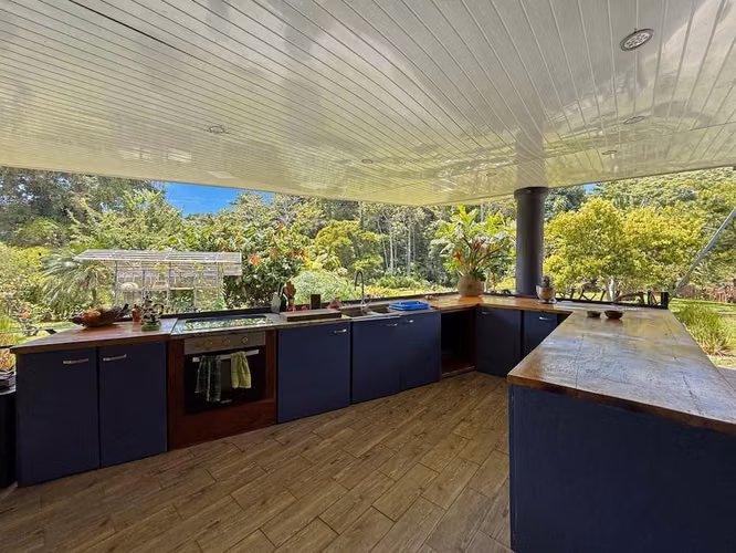 Preciosa propiedad de una hectarea en Venta Talamanca Limon