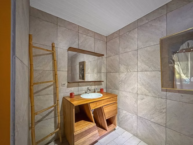 Preciosa propiedad de una hectarea en Venta Talamanca Limon