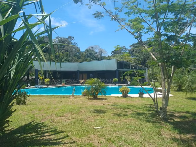 Preciosa propiedad de una hectarea en Venta Talamanca Limon