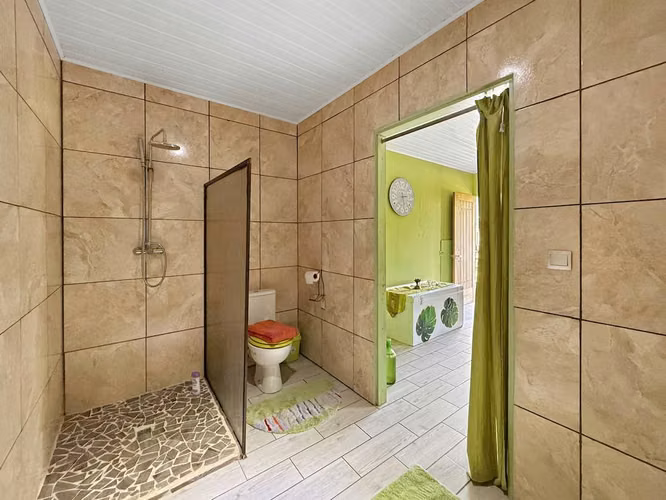 Preciosa propiedad de una hectarea en Venta Talamanca Limon