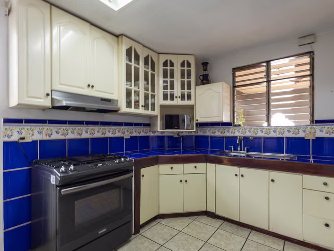 VENTA DE CASA GRANDE, LA LILLIANA, EN SAN FCO DE HEREDIA - Imagen 2
