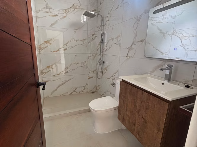 Moderna Residencia de Dos Niveles en Parque del Encino- Guanacaste - Imagen 15