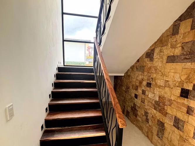 Moderna Residencia de Dos Niveles en Parque del Encino- Guanacaste - Imagen 5