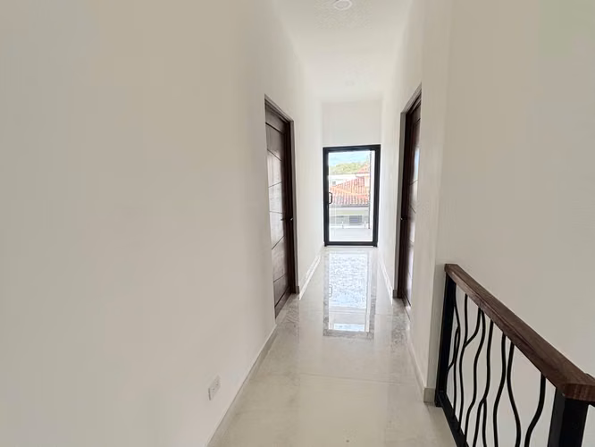 Moderna Residencia de Dos Niveles en Parque del Encino- Guanacaste - Imagen 6